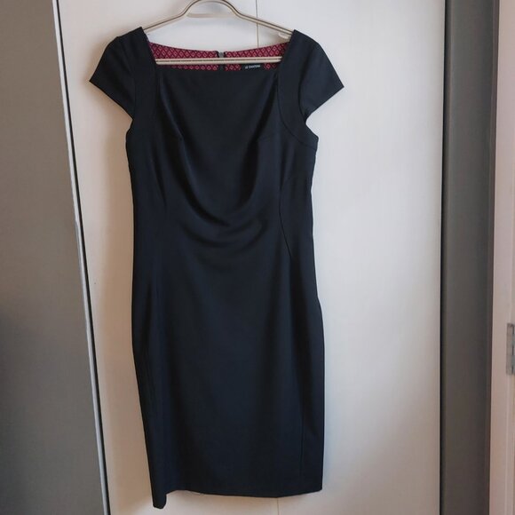 le chateau Dresses & Skirts - Le Chateau Black Dress Square Neck Back Zipper Closure Size M